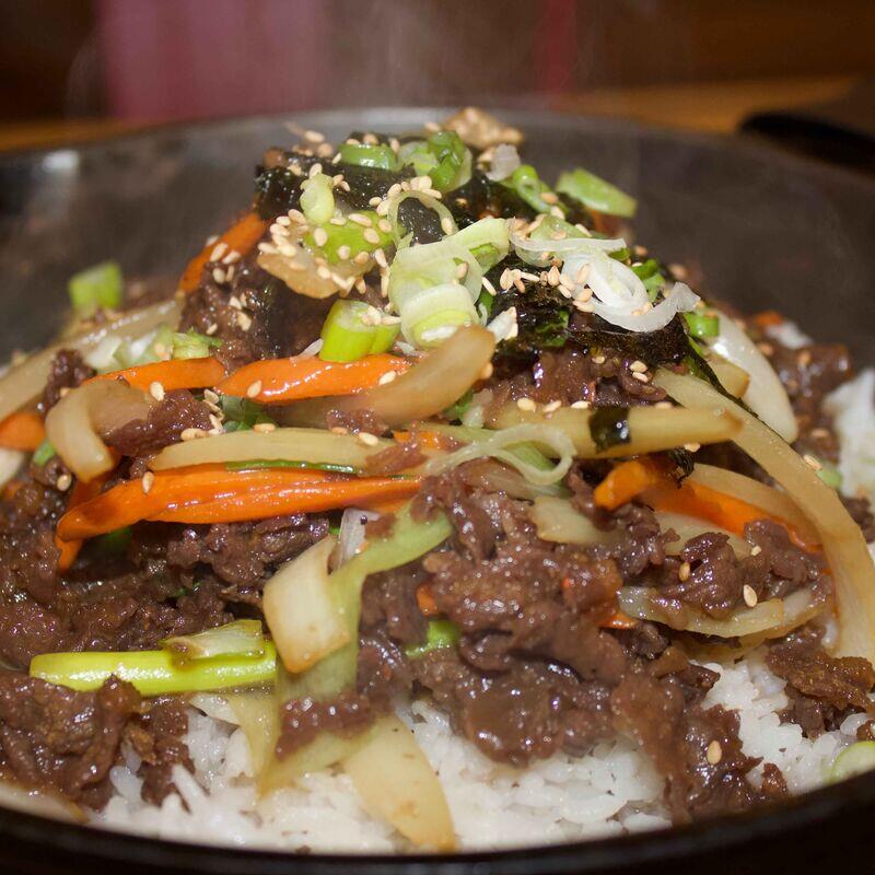 불고기덮밥 (Bulgogi over Rice)