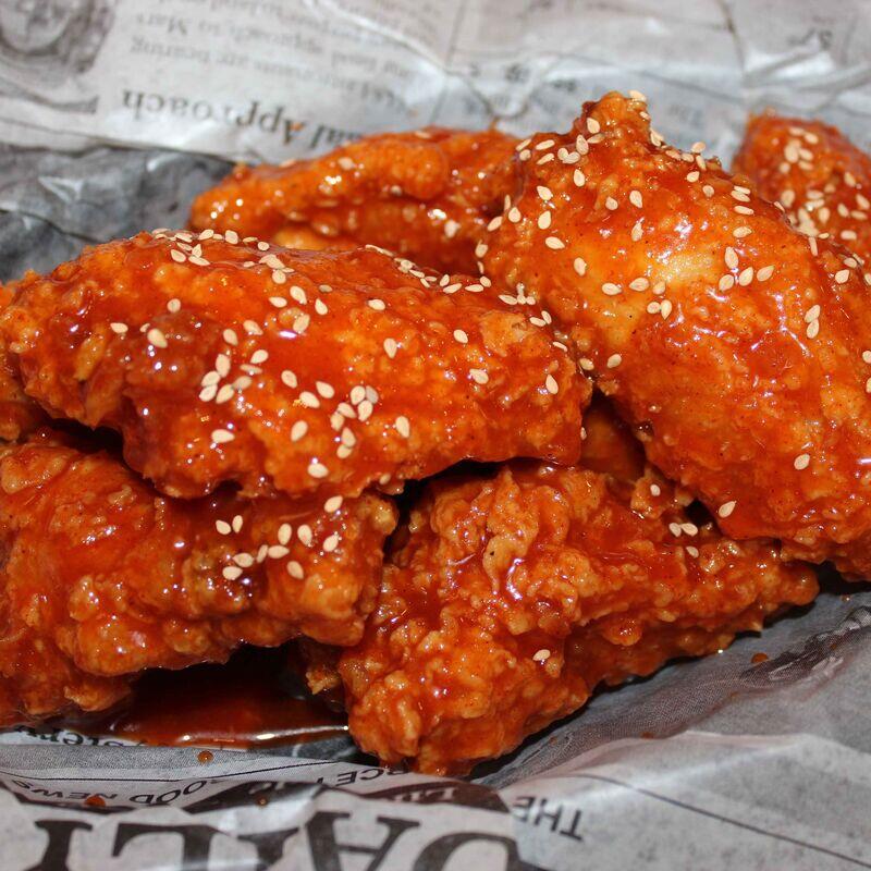 매운양념 윙 (8pcs) (Sweet & Spicy Wings)