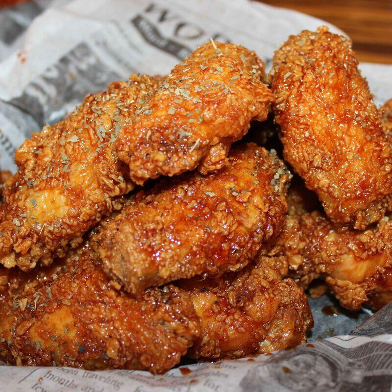 매운간장 윙 (16pcs) (Spicy Soy Garlic Wings)